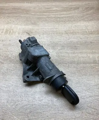 Audi A6 S6 C5 4B Ignition lock 4B0905851C