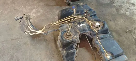 Volkswagen Touareg I Fuel tank