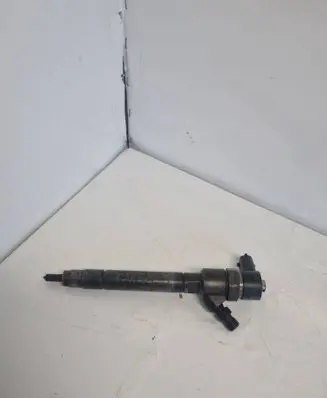 Volvo S60 Fuel injector 30750283