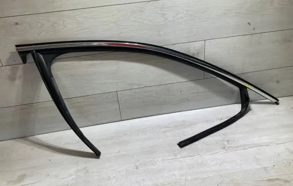 Audi A3 S3 8V Rubber seal front door window/glass 8V5837432
