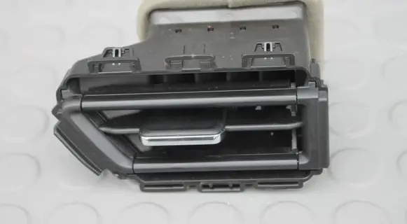 Suzuki SX4 S-Cross Dashboard side air vent grill/cover trim 73621-63T0 7362163T0 KRATKA-POWIETRZA