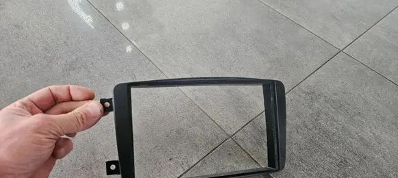 Mercedes-Benz Vito Viano W639 Radio/GPS head unit trim 2DIN