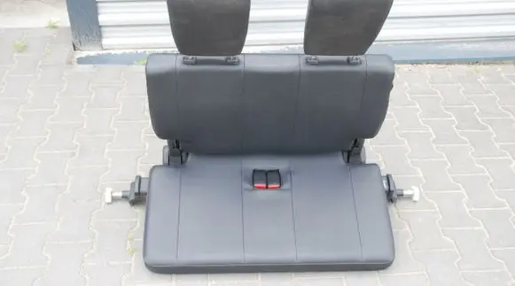 Mitsubishi Pajero Second row seats 170KM