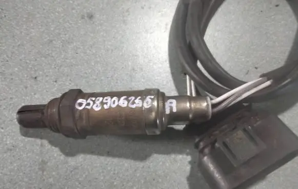 Audi A4 S4 B5 8D Lambda probe sensor 058906265A