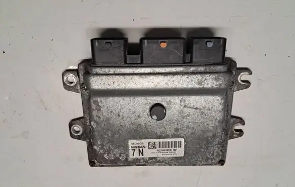 Nissan Juke I F15 Engine control unit/module MEC940-390