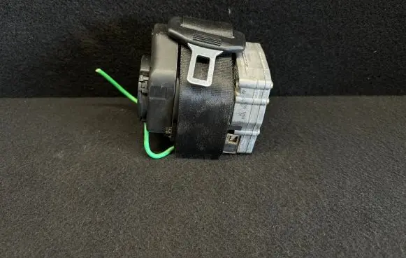Audi A6 S6 C5 4B Front seatbelt 27213082