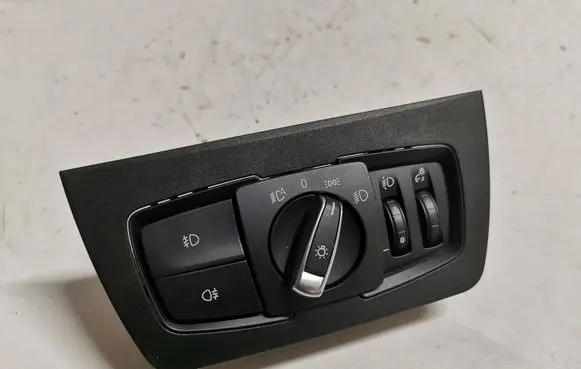 BMW 4 F32 F33 Light switch 6847514