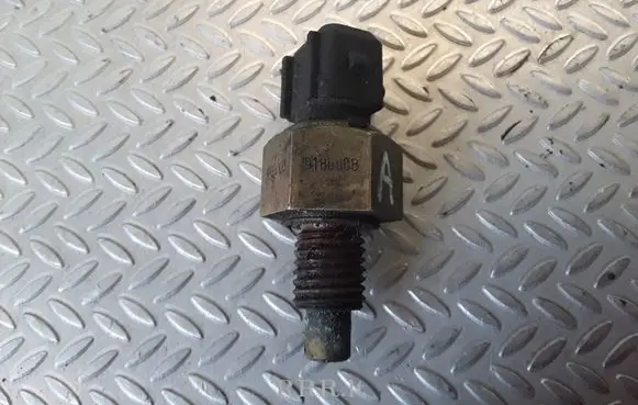 Volvo S40, V40 Coolant temperature sensor 9186008
