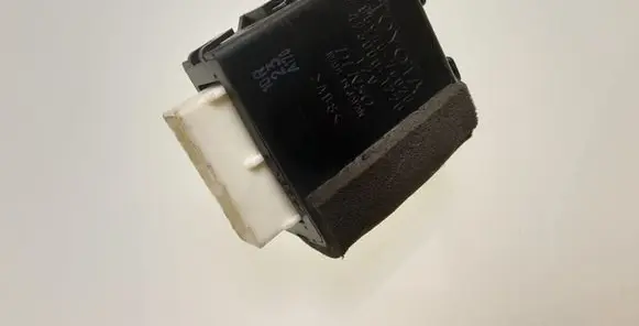 Lexus CT 200H Window wiper interval relay 8594076020