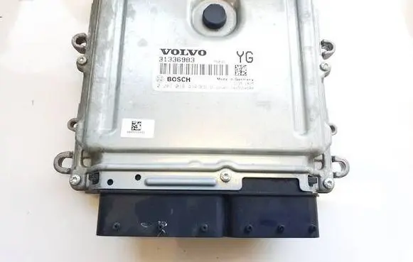 Volvo XC70 Engine control unit/module 31336983 0281018414
