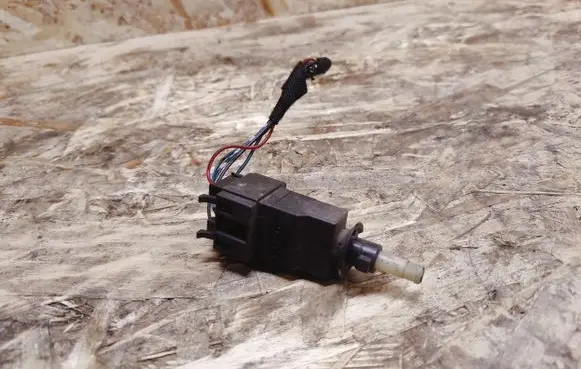 Mercedes-Benz S W220 Brake pedal sensor switch