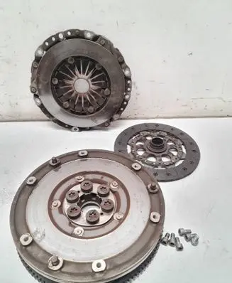 BMW 1 E81 E87 Clutch set kit 2121756267 75626806DL 26806UL