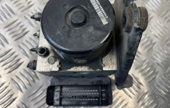 Volkswagen Golf VI ABS Pump 1K0614517CE 1K0907379AT
