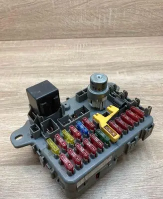 Rover 214 - 216 - 220 Fuse module YWC104500 52010268D