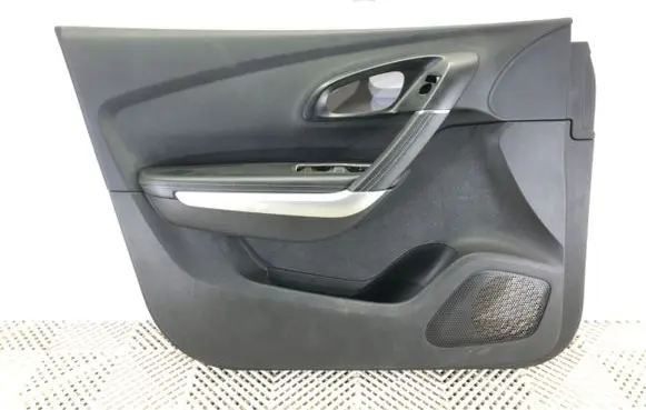 Renault Kadjar Front door card panel trim