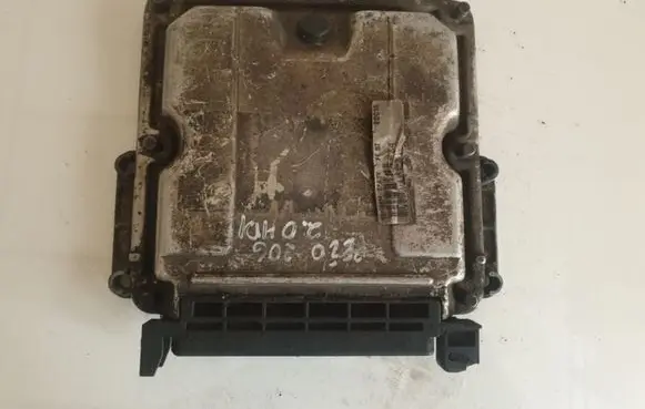 Peugeot 308 Engine control unit/module 0281010250