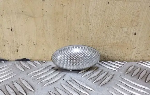 Peugeot 206 Front fender indicator light