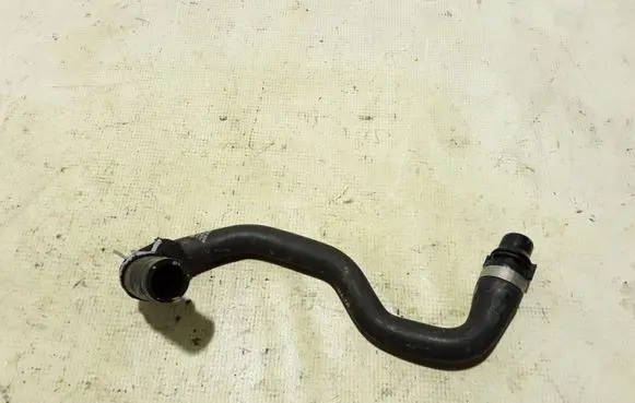 Volvo XC60 Engine coolant pipe/hose 32252517