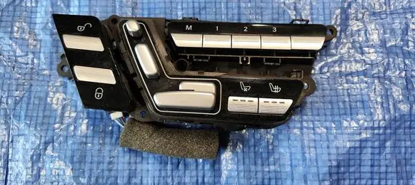 Mercedes-Benz S W221 Seat control switch A2218704851
