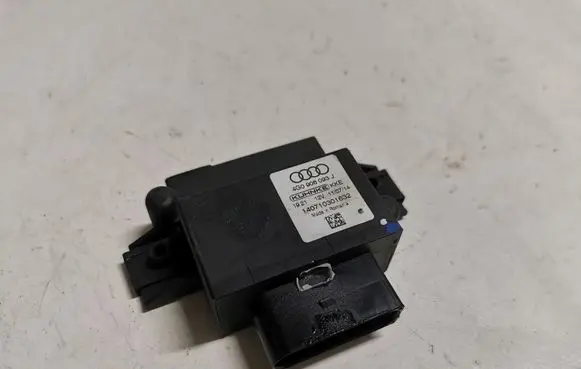 Audi A5 8T 8F Fuel injection pump control unit/module 4G0906093J