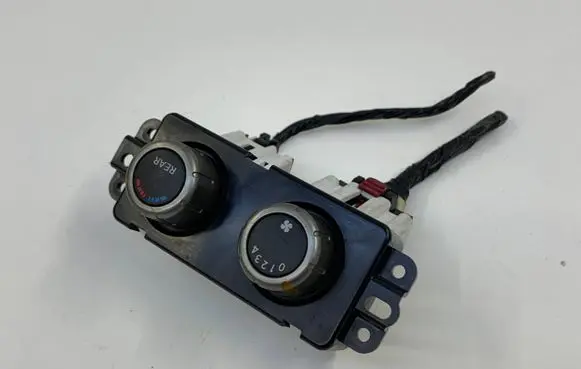 Nissan Pathfinder R51 Climate control unit 27501EA600 10509100 104011