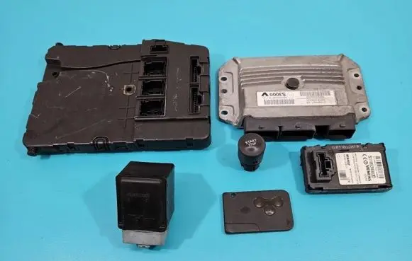 Renault Scenic II - Grand scenic II Engine control unit/module ECU 8200509552 IMPRK1364100