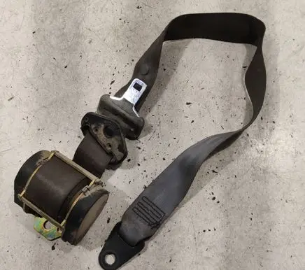 Peugeot 406 Front seatbelt 506224