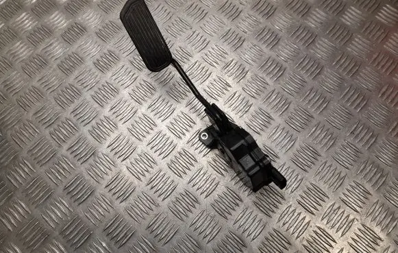 Lexus CT 200H Accelerator throttle pedal 7811076081