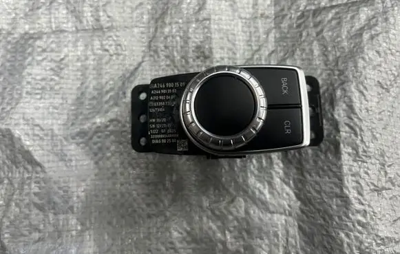 Multifunctional control switch/knob