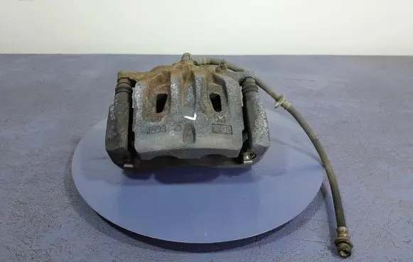 Toyota Camry VIII XV70 Front brake caliper
