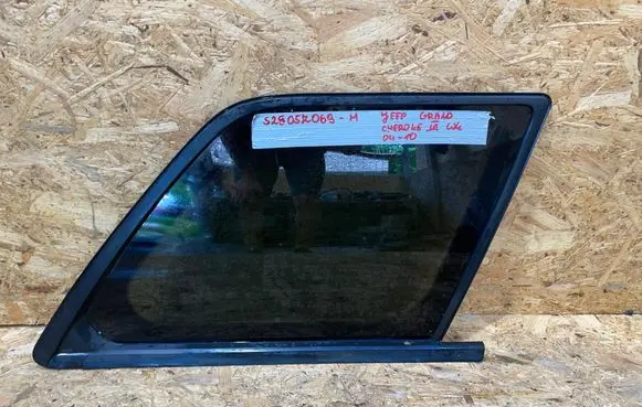 Jeep Grand Cherokee (WK) Rear side window S2505Z069-M