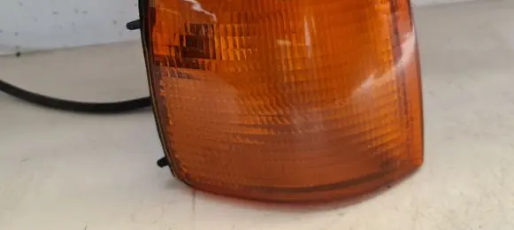 Volkswagen PASSAT B3 Front indicator light 357953050