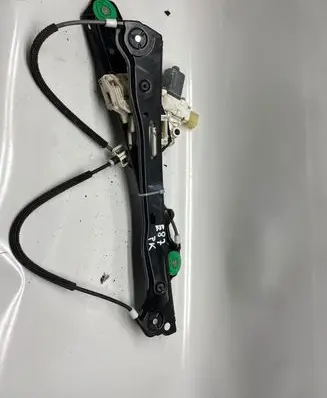 BMW 1 E81 E87 Front door window regulator with motor 7067795 7138465