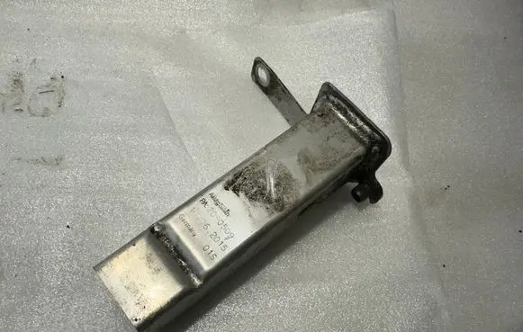 Audi A6 S6 C7 4G Front bumper mounting bracket 4G0805527A 4G0805527
