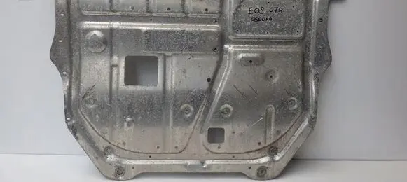 Volkswagen Eos Engine splash shield/under tray 1Q0825237A