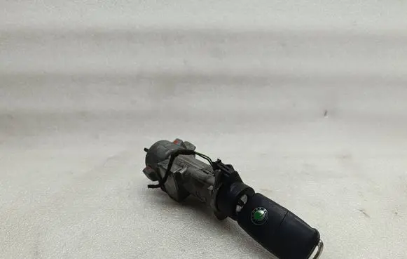 Skoda Fabia Mk2 (5J) Ignition lock 4B0905851C