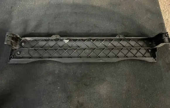 BMW X5 E70 Bottom radiator support slam panel 7533539