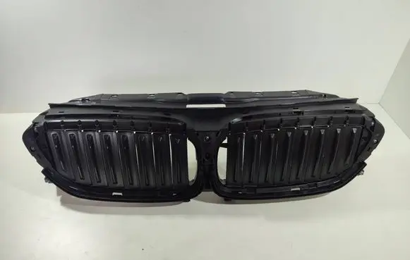 BMW 5 G30 G31 G38 Front bumper upper radiator grill 51747497279 7497279