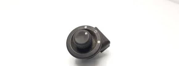 Nissan Primastar Wing mirror switch 8200002442A