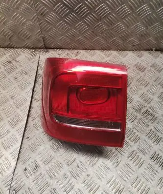 Volkswagen Touran II Rear/tail lights