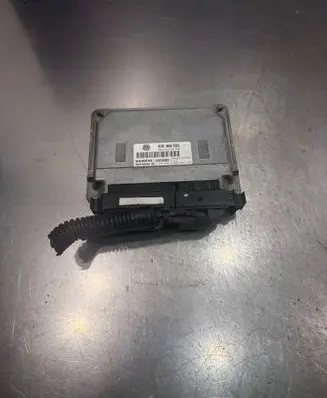 Volkswagen Polo IV 9N3 Engine control unit/module 03E906033 3PE4340 5WP4016305