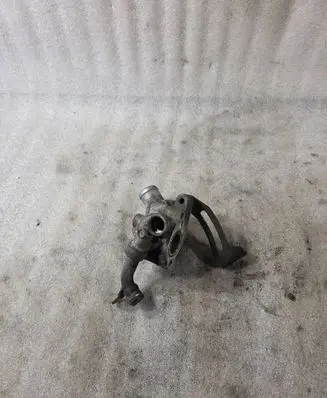 Mitsubishi Pajero Thermostat/thermostat housing 
