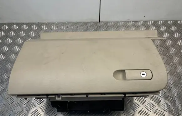 Volkswagen Touareg II Glove box 7P6858408 K02489009