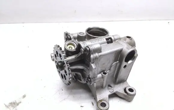 Volvo S60 Oil pump 31330979