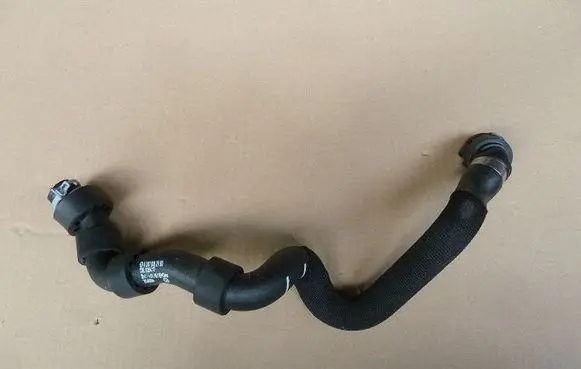 Engine coolant pipe/hose