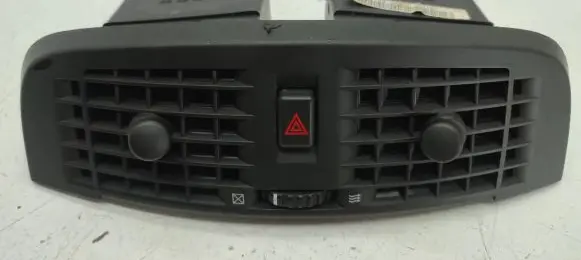 Cadillac CTS Dash center air vent grill