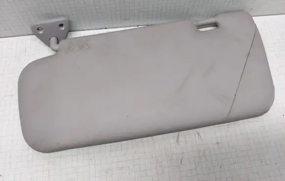 Nissan Primera Sun visor