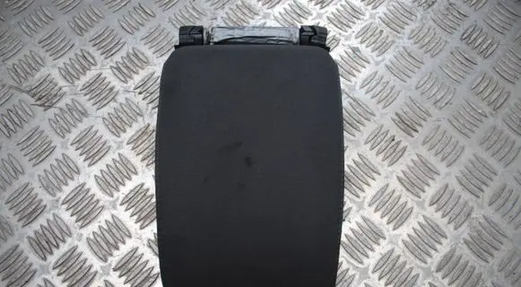 Volkswagen Golf V Armrest 