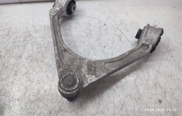 Jaguar XE Front upper control arm/wishbone GX733084 GX733091