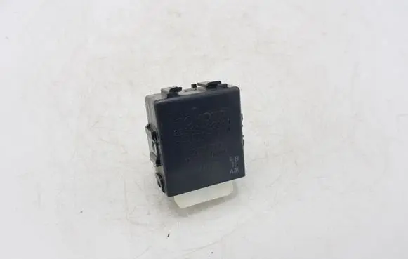 Toyota Auris 150 Window wiper relay 8594002040 4230001070